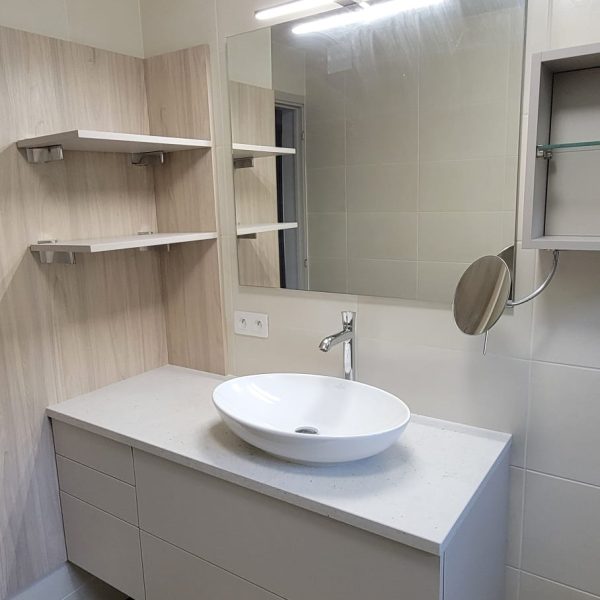 easyplomberie-meuble-vasque-blanc-miroir-lumineux