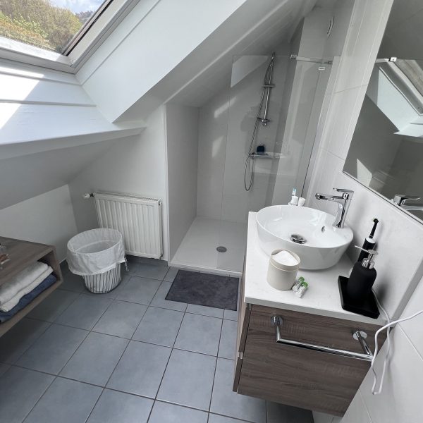 easyplomberie-salle-de-bain-complete-sous-combles
